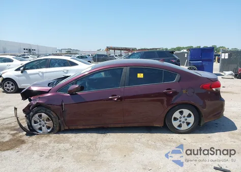 2017 Kia Forte Lx z USA, uszkodzony, nr VIN 3KPFL4A70HE091133